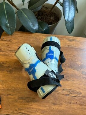 Blue & White Youth Soccer Shin Guards BRINE size large